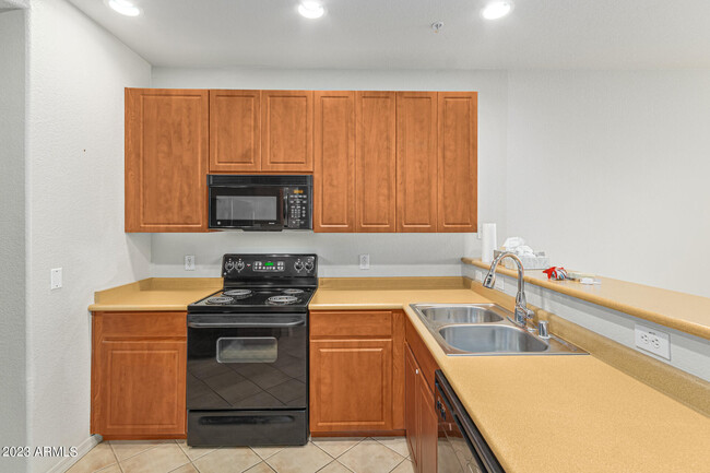 Building Photo - 6535 E Superstition Springs Blvd