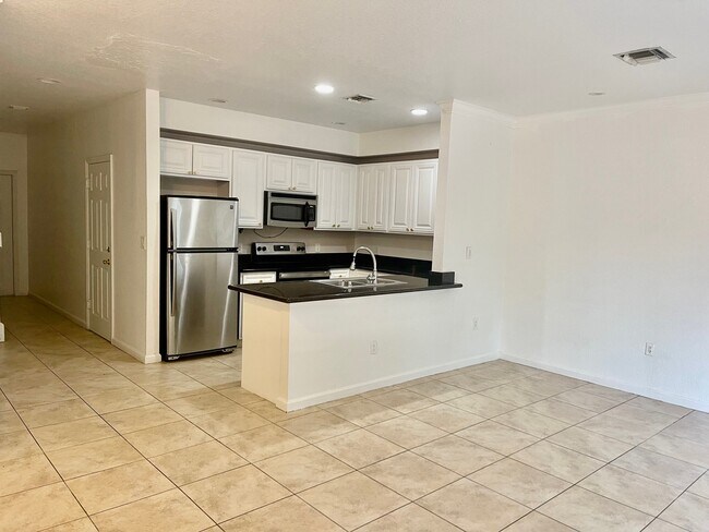 Building Photo - 35 SE 3rd Ave