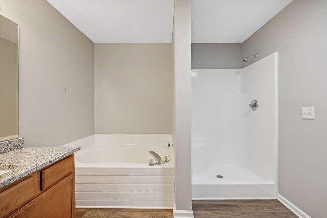 Building Photo - 118 Lancaster Gate Pl