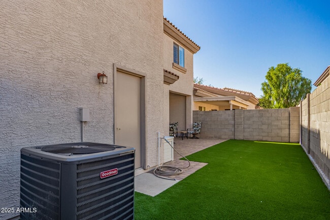 Building Photo - 7978 W Beck Ln