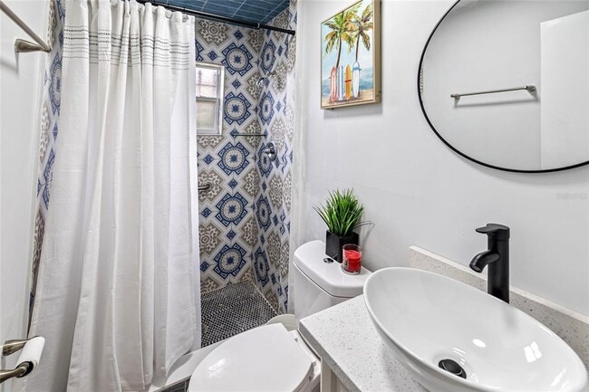 Building Photo - 3607 E 24th Ave