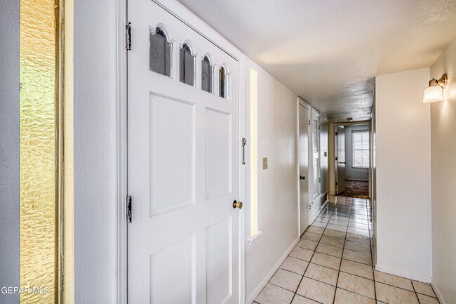 Building Photo - 3008 Gaston Dr