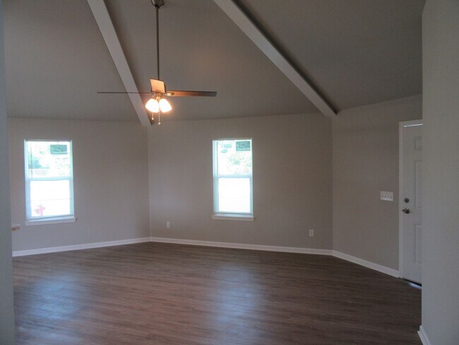 Building Photo - 1300 Grace Ave