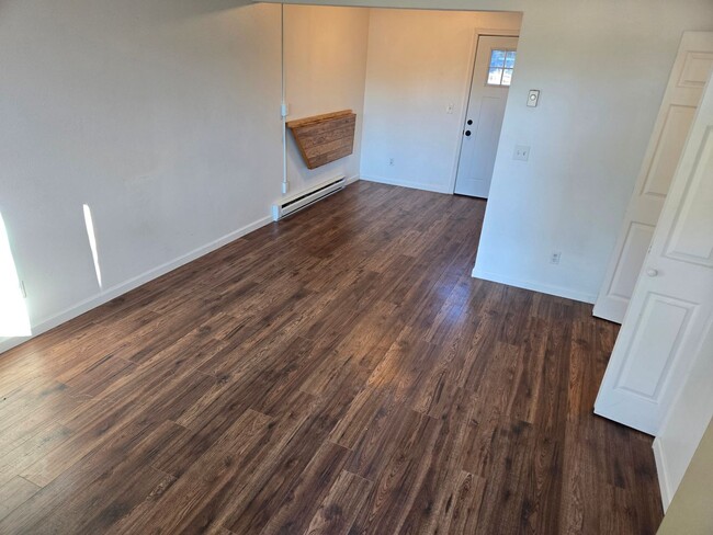 Building Photo - 2 Bed, 1 Bath Townhouse next to NAU!! Stud...