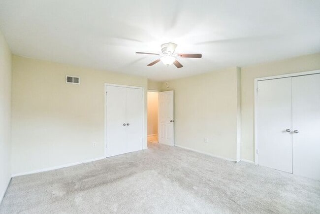 Building Photo - 5170 Clacton Ave