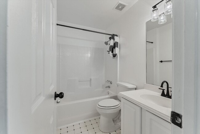 Building Photo - 134 Lynnie Penny St