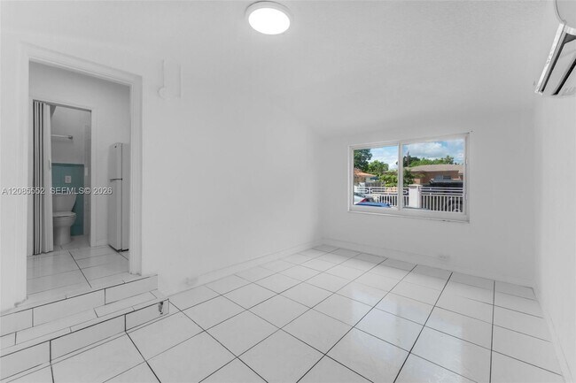 Building Photo - 201 SW 51st Ct