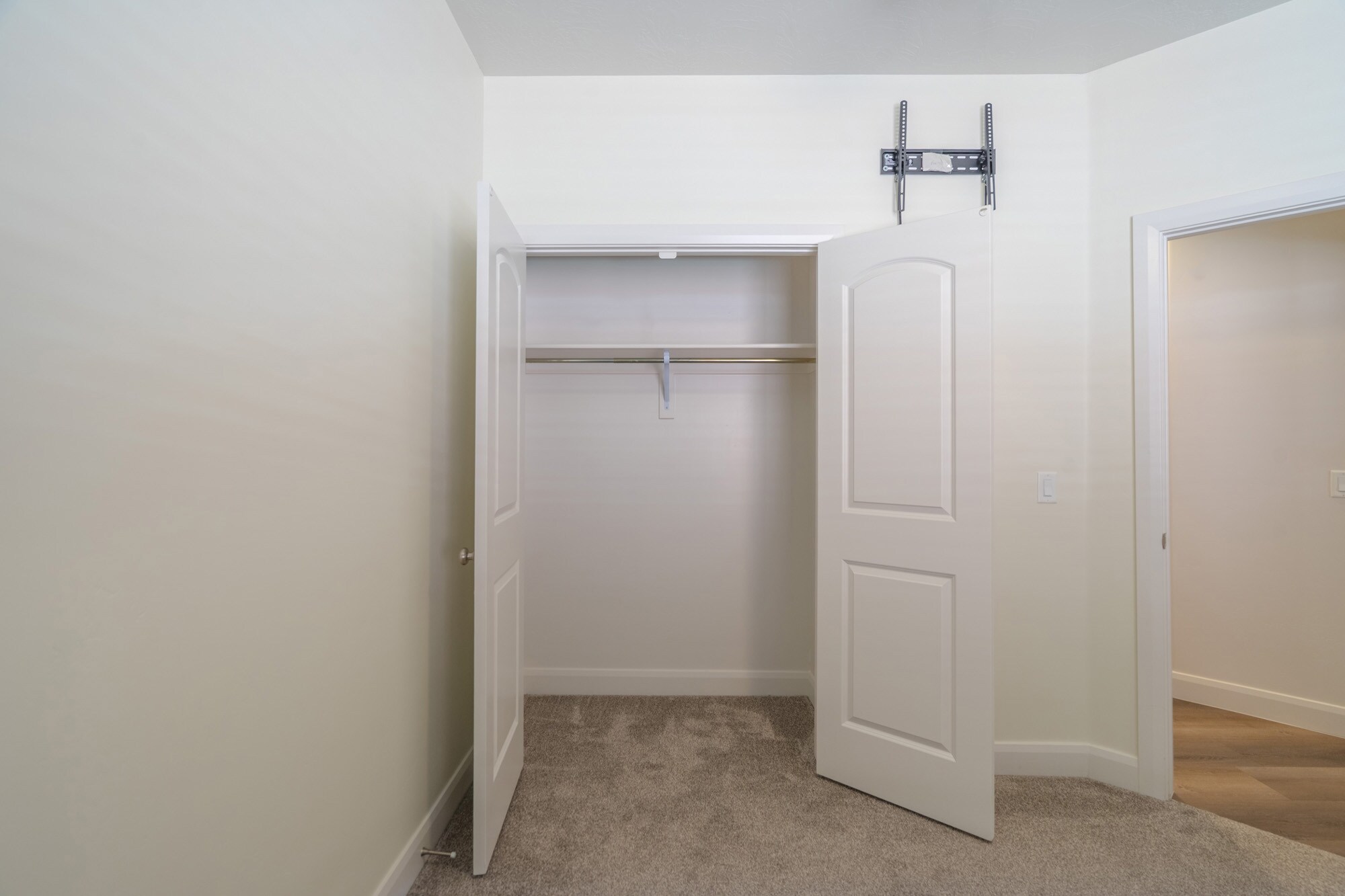 Building Photo - 3158 E Fuchsia Dr