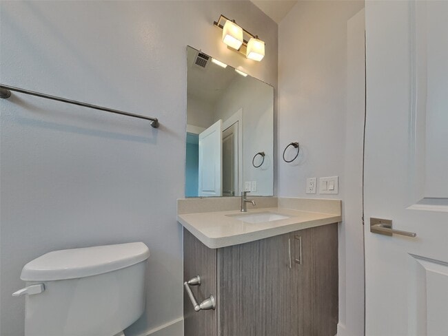 Building Photo - 2401 Crawford St