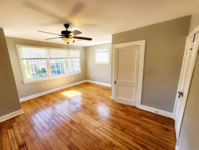 Building Photo - 2333 Pauline St