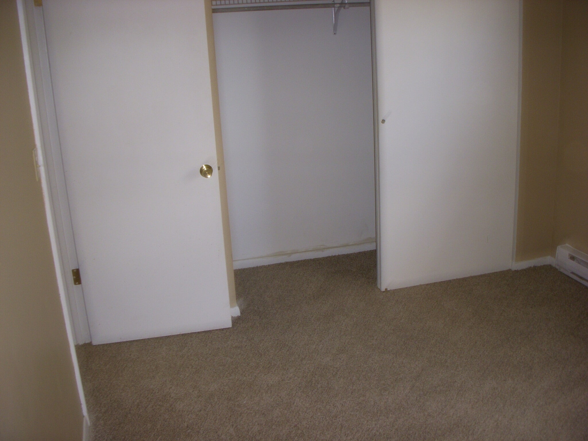 Building Photo - 2104 Emerson Ave