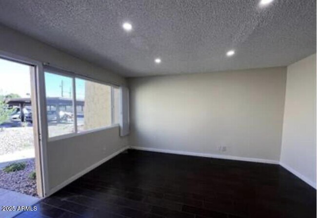 Building Photo - 8055 E Thomas Rd