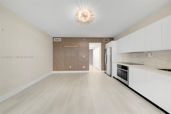 Building Photo - 435 21st St