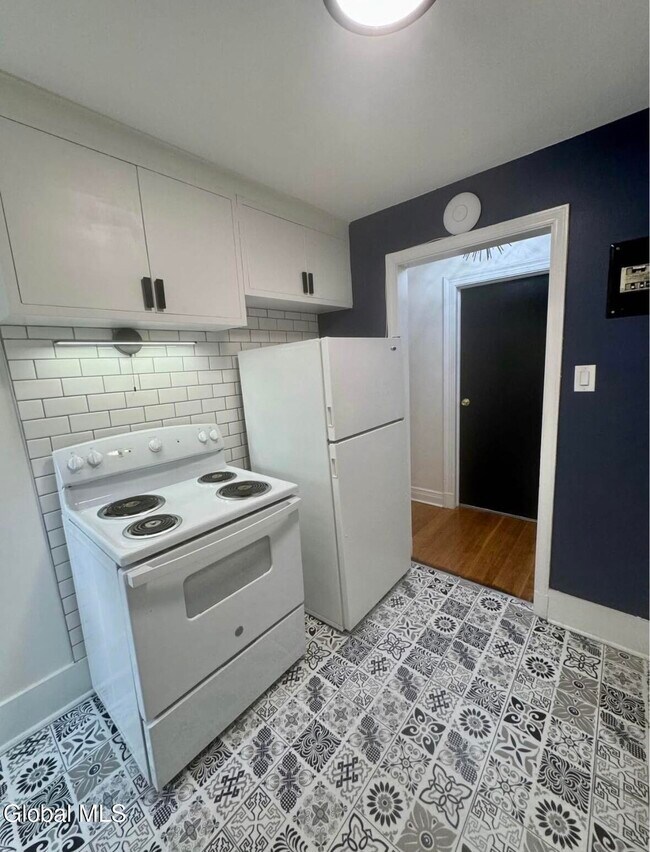 Building Photo - 612 Union St