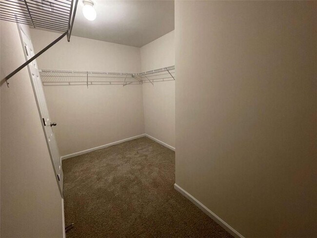 Building Photo - 4205 Pointe Vecchio Cir