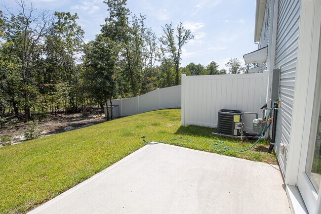 Building Photo - 306 Frog Leap Rd