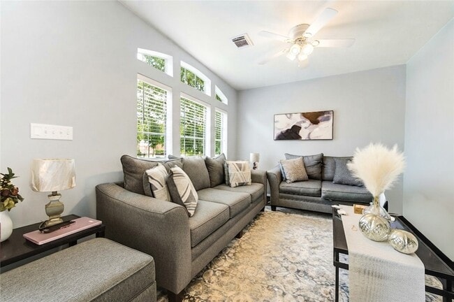 Building Photo - 5911 Canyon Brook Ct
