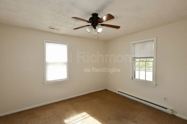 Building Photo - 204 North Juniper Ave