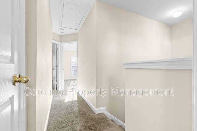 Building Photo - 958 W 1st St