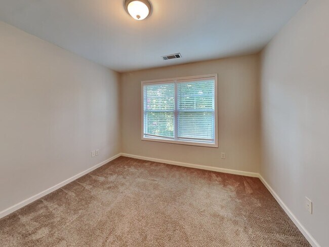 Building Photo - 1342 Thomas Daniel Way