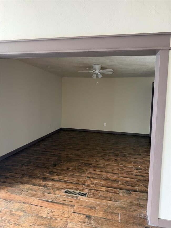 Building Photo - 2104 NW 115th St