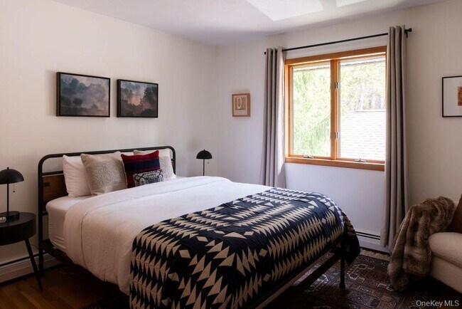 Building Photo - 42 Lake Pleasant Rd