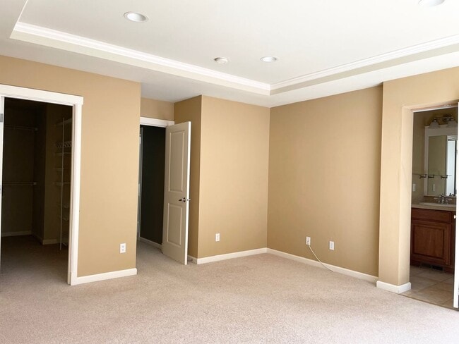 Building Photo - Beautiful 3 Bed 2.5 Bath Home in Redmond