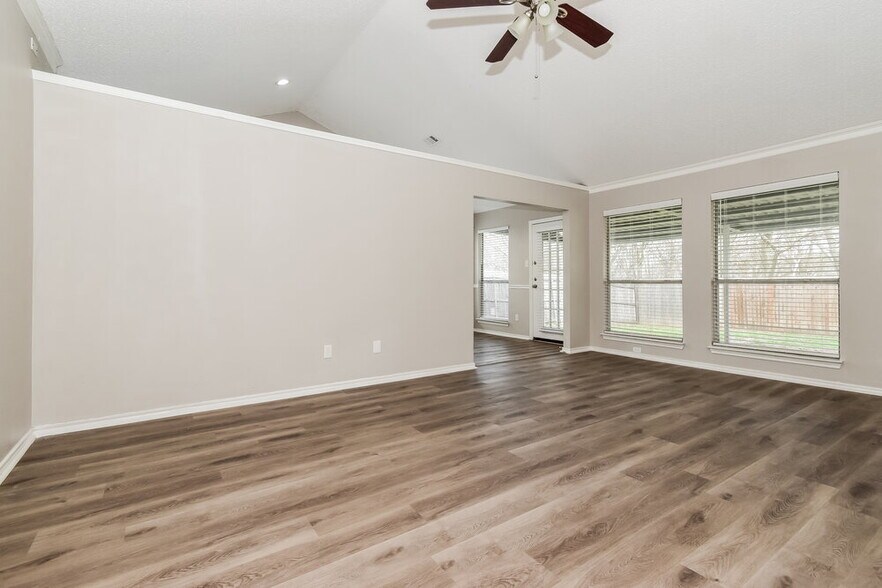 Building Photo - 117 Brockway Dr