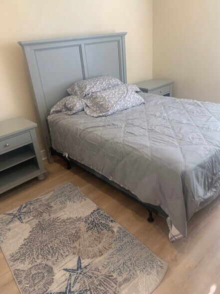 Building Photo - 1542 Mainsail Dr