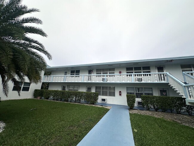 Building Photo - 1 BR 1.5  BEACH-THEMED ABODE- Century Vill...