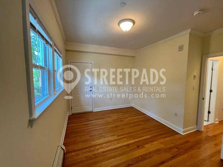 Building Photo - 1 Langdon Sq