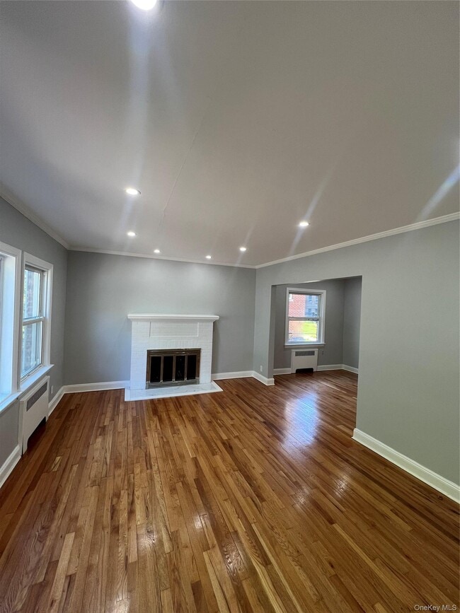 Building Photo - 170-31 Grand Central Pkwy