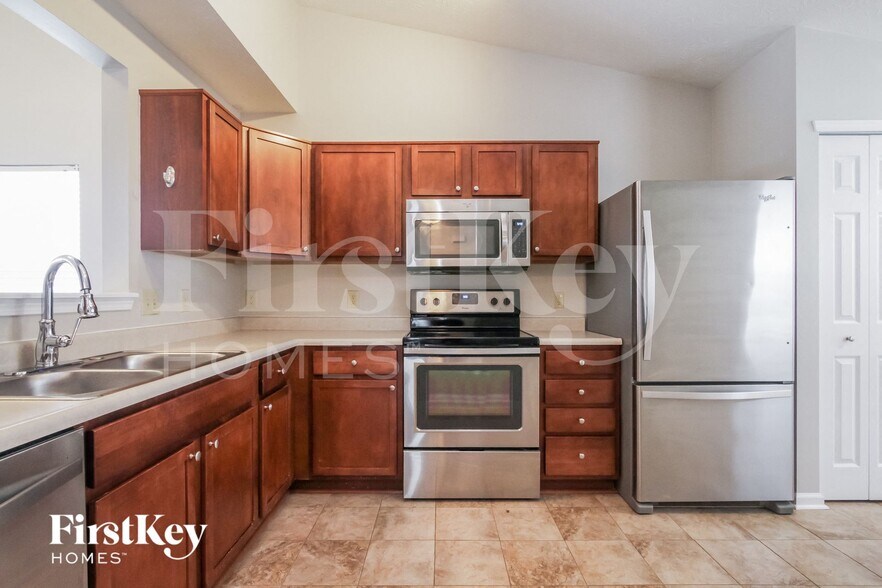 Building Photo - 1470 Bluestem Dr