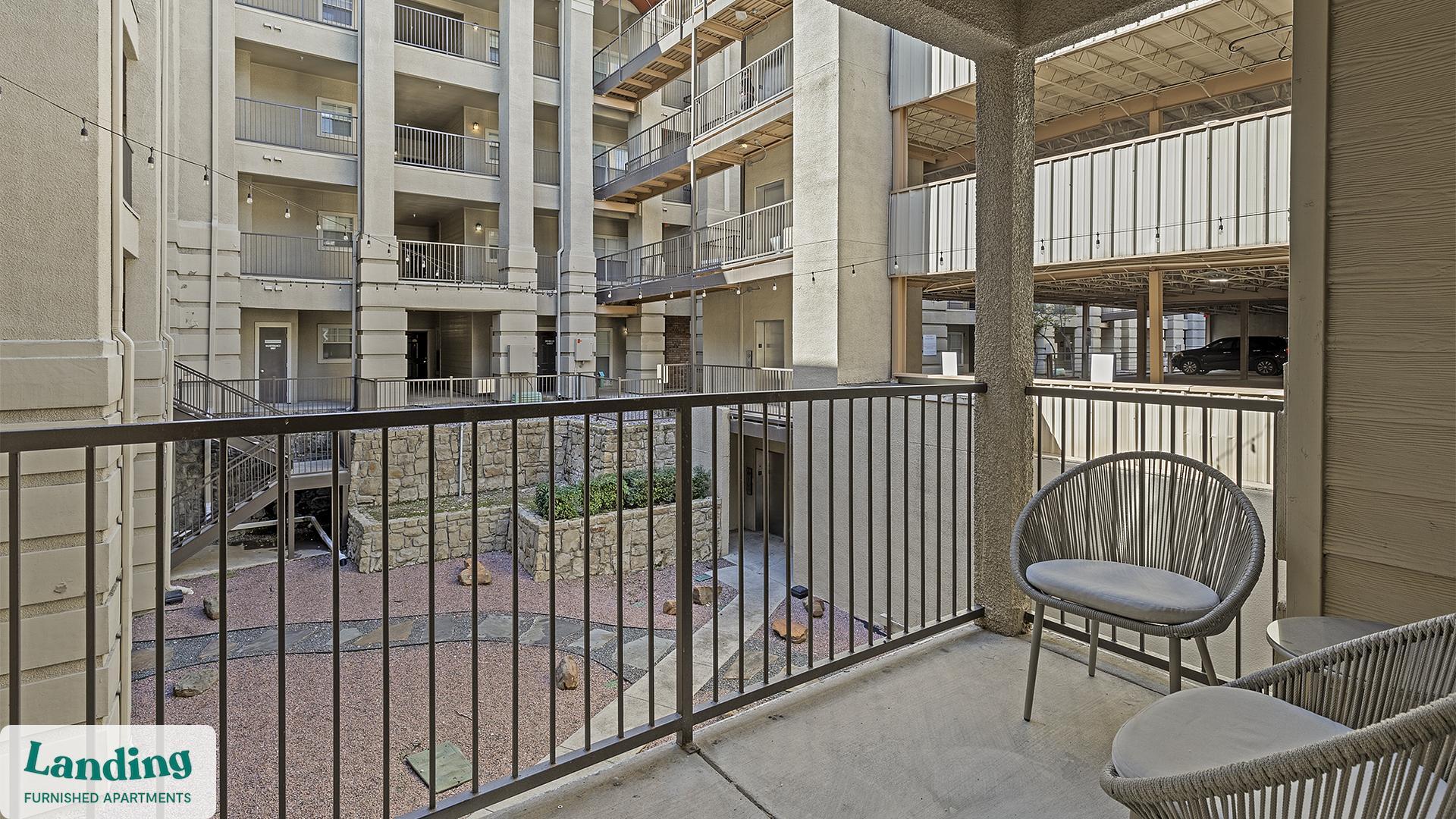 Building Photo - 1000 Henderson St