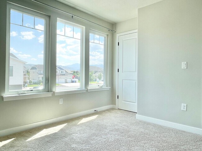 Building Photo - Modern Herriman Home at Big Bend Park!
