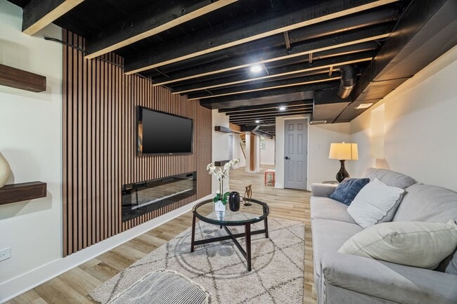 Building Photo - 4143 N Drake Ave