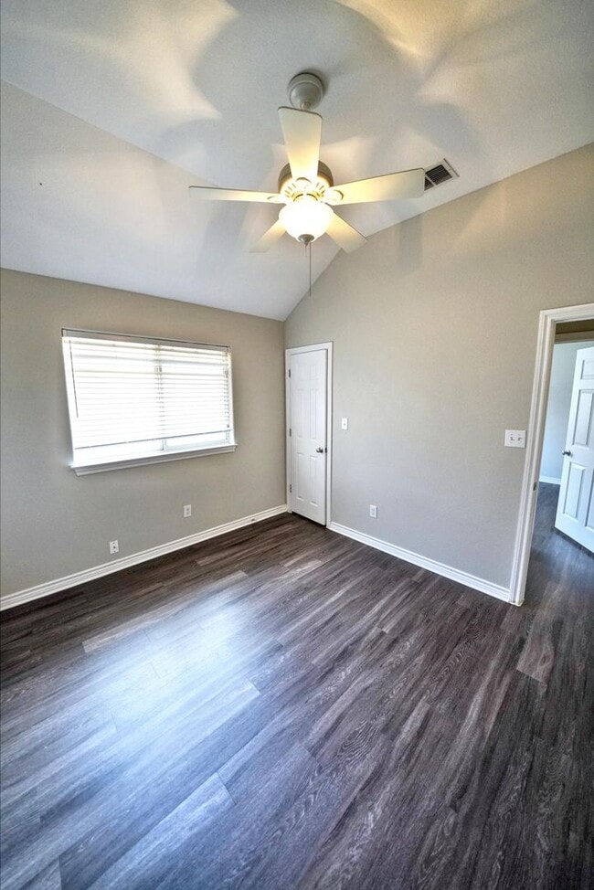 Building Photo - Stunning 4-Bedroom Home in Live Oak Hills,...