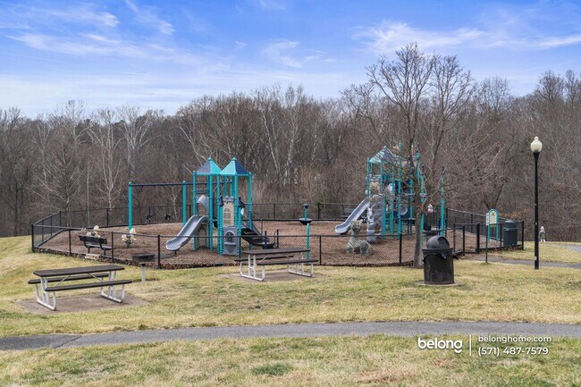 Building Photo - 47339 Blackwater Falls Terrace