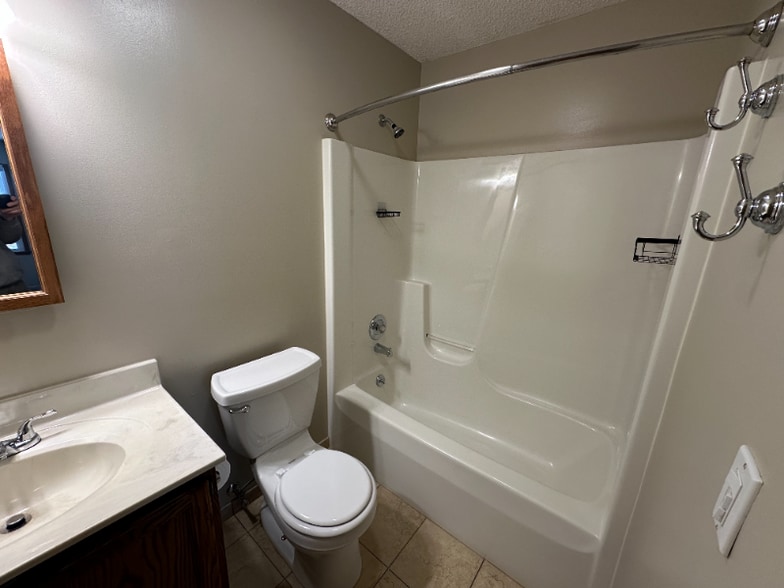 Building Photo - 1 Apollo St