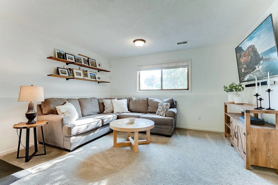 Building Photo - 13956 Brunswick Ave S