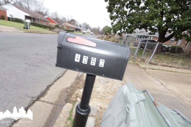 Building Photo - 4092 Maumee St