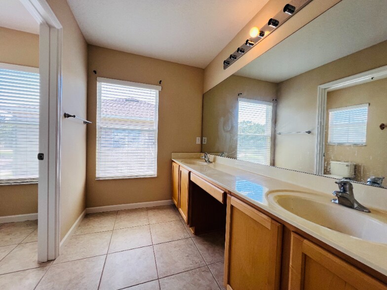 Building Photo - 1356 Crane Crest Way