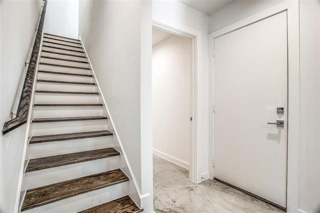 Building Photo - 2180 Bennett Ave