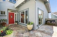 Building Photo - 1838 Grand View Dr