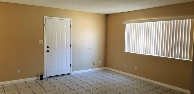 Building Photo - AFFORDABLE CONDO IN THE HEART OF TEMPE!
