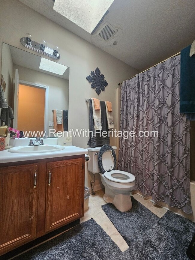 Building Photo - THIS HOME IS GORGEOUS!....ALL THE UPGRADES...