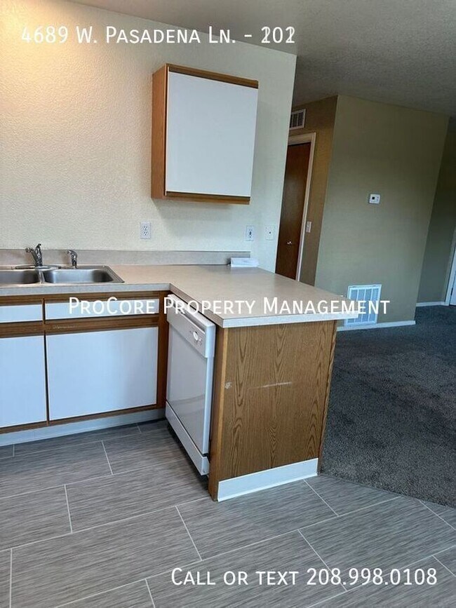 Building Photo - 2 Bedrooms, 2 Baths Ground Floor Unit in D...