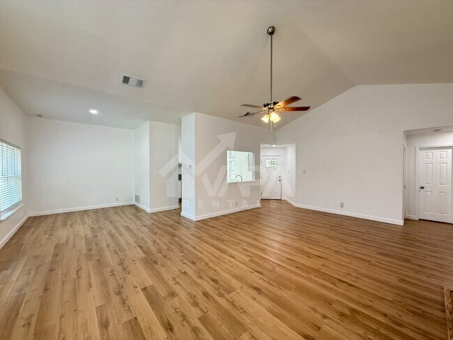 Building Photo - 9840 Logans Ridge Dr