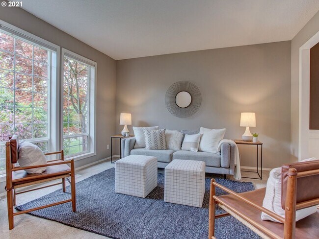 Building Photo - Sought after Remington 4bed 2.5bath with Lots of Yard Space!