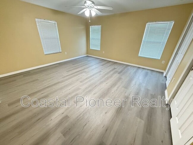 Building Photo - 10337 Stratford Pointe Ave